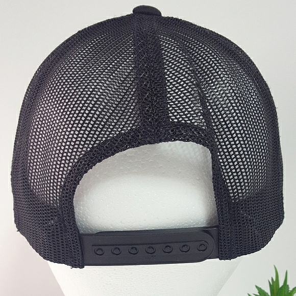 🔖Bullseye Hat|Yupoong Men's Classics Trucker Mesh Summer Cap - Picture 4 of 6